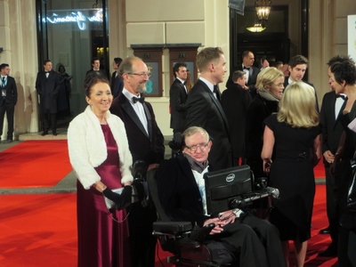 Stephen Hawking dünya çapında nasıl ünlendi?